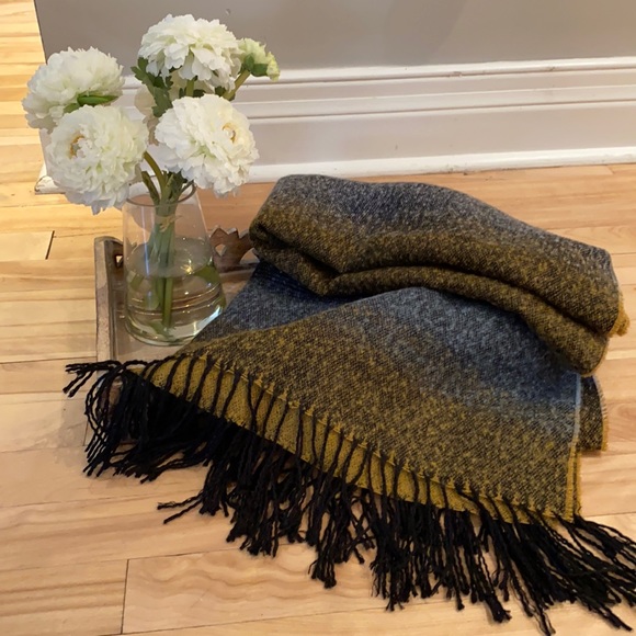 Modena fringed blanket scarf - Picture 1 of 2